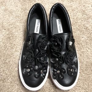 NEW Steve Madden Black Sneakers W/ Flowers